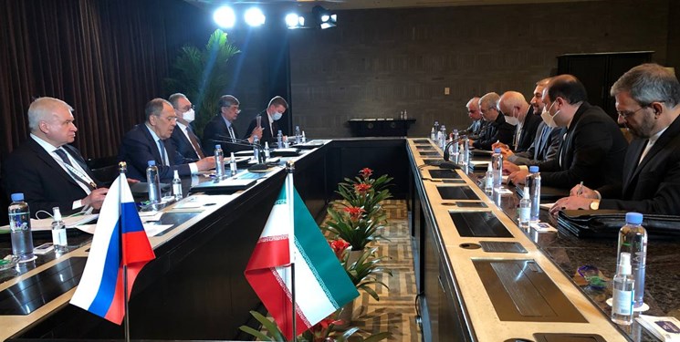 وزیر امور خارجه در دیدار لاوروف: مخالف اعمال تحریم‌ها و اقدامات یکجانبه علیه روسیه هستیم