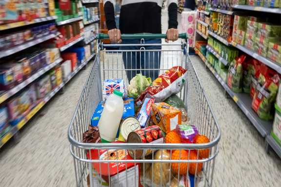 آرامش در بازار کالاهای اساسی کشور جاری است/ واردات ۴.۴ میلیون تن کالاهای کشاورزی