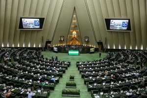 حضور مسئولان اقتصادی دولت در مجلس به تعویق افتاد / جلسه بررسی مسائل ارزی به جای جلسه غیر علنی در جلسه علنی پیگیری شود