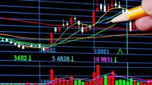 از خروج نقدینگی حقیقی‌ها تا کاهش ارزش معاملات بازار سهام