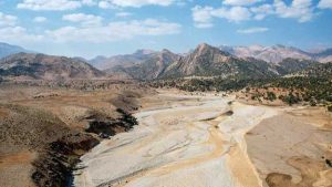 بسیاری از چالش‌های کشور ریشه‌های آب و هوایی دارد