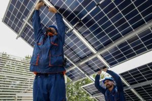 نیروگاه‌های تجدیدپذیر، به عنوان طرح‌های پیشران اقتصادی معرفی شدند