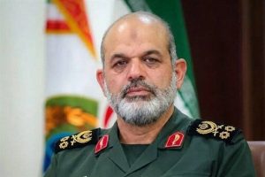 سرلشکر وحیدی: جوان ایرانی در هر میدانی از عزت میهن خود دفاع می‌کند